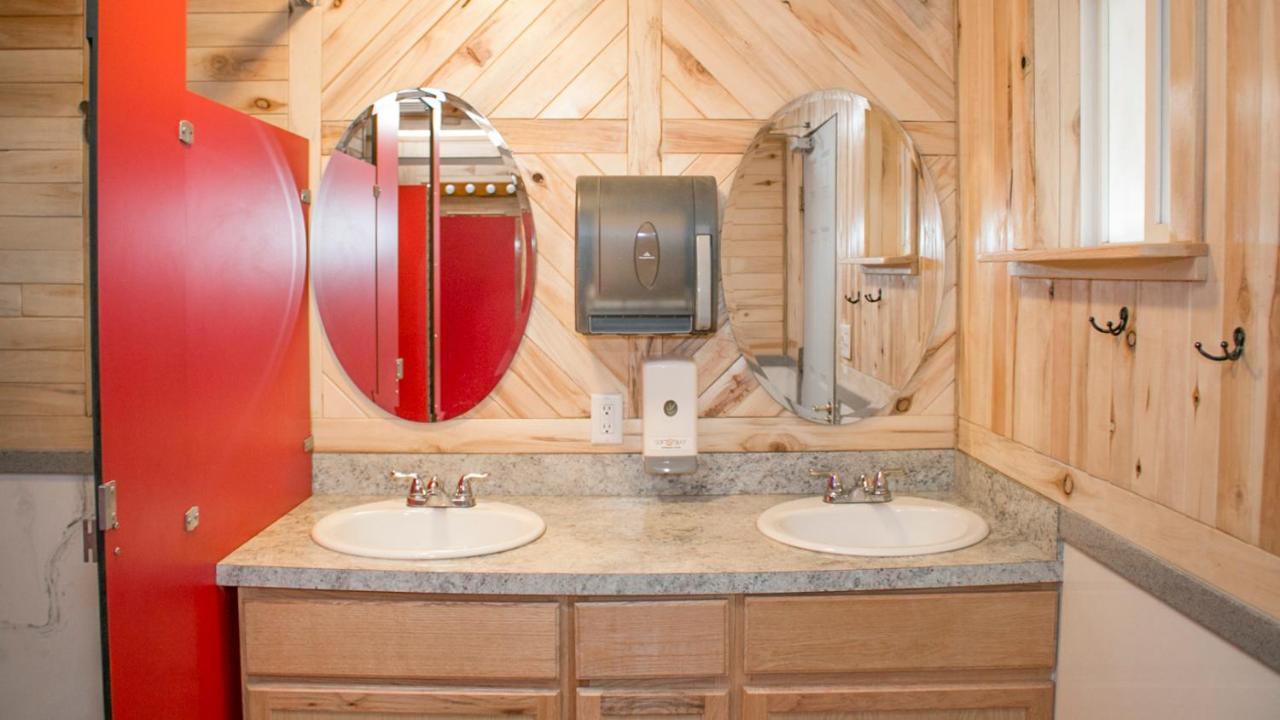Funstays Glamping Setup Tent In Rv Park #1 Ok-T1 Moab Exterior photo